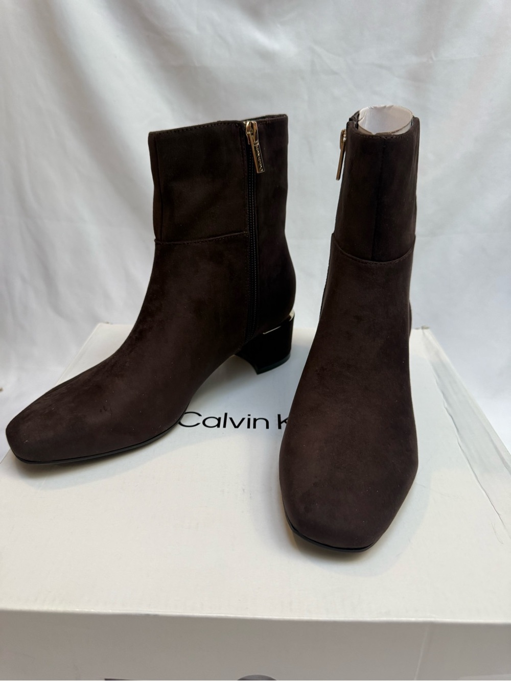 NEW Calvin Klein Parry Block Heel Brown Ankle Boots Women's Size 6m Retail $129